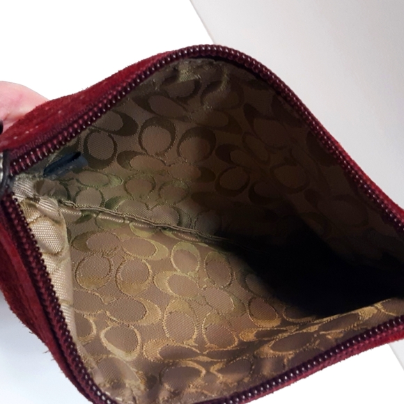 Coach side zipper wristlet in maroon suede - Picture 4 of 4